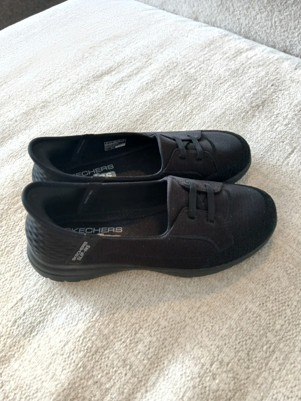 •Skechers• 